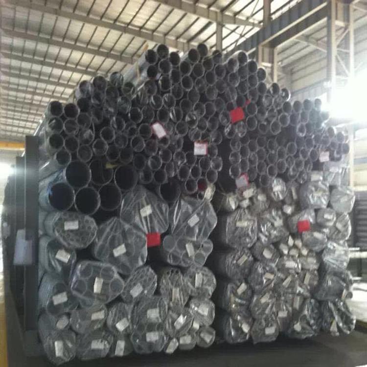 永穗不銹鋼圓管已包裝，待發(fā)貨倉庫